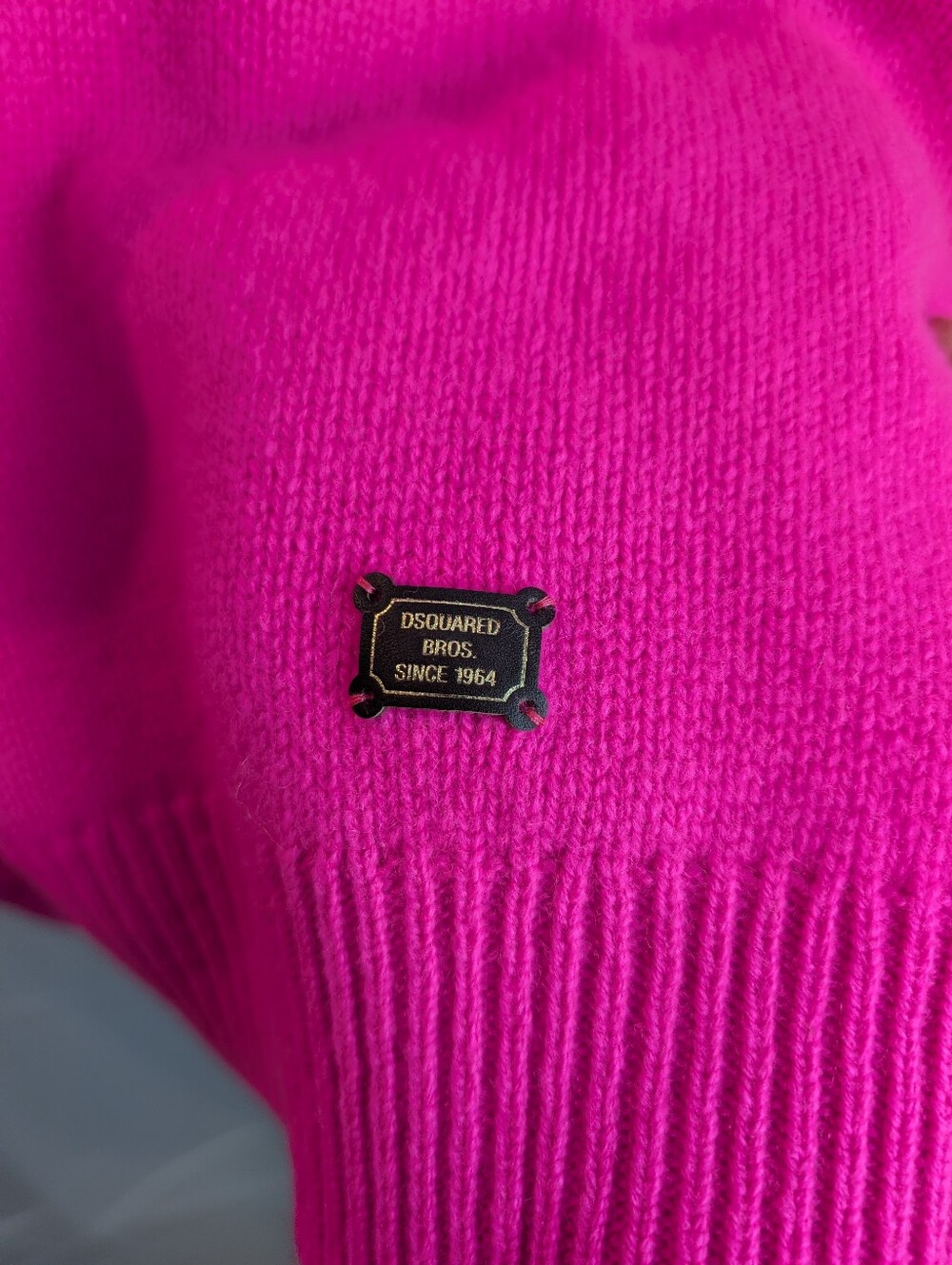 DSQUARED2 Oversized Neon Hot Pink Turtleneck Sweater Knit Luxury Pullover M BNWT - Picture 4 of 14